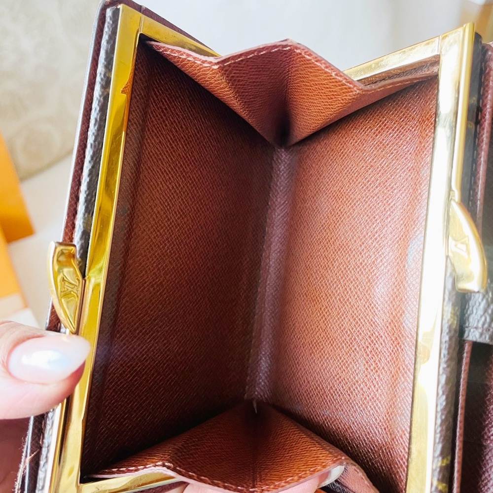 Louis Vuitton Kiss Lock monogram Wallet - Picture 4 of 12